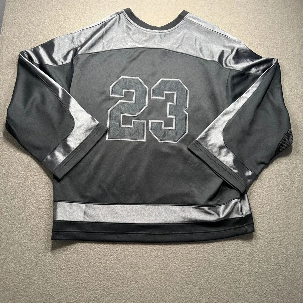 Jordan Jersey Mens Medium Black Silver Oversized V-Neck Hockey Style HV0109-010